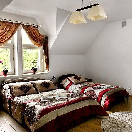クロスノ Wodnik Bed & Breakfast エクステリア 写真