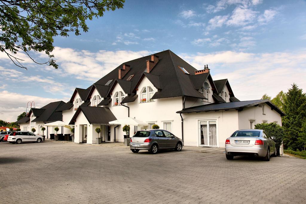 クロスノ Wodnik Bed & Breakfast エクステリア 写真