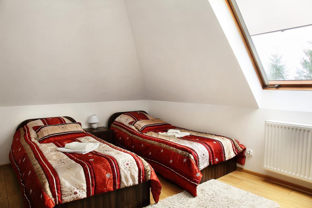 クロスノ Wodnik Bed & Breakfast エクステリア 写真